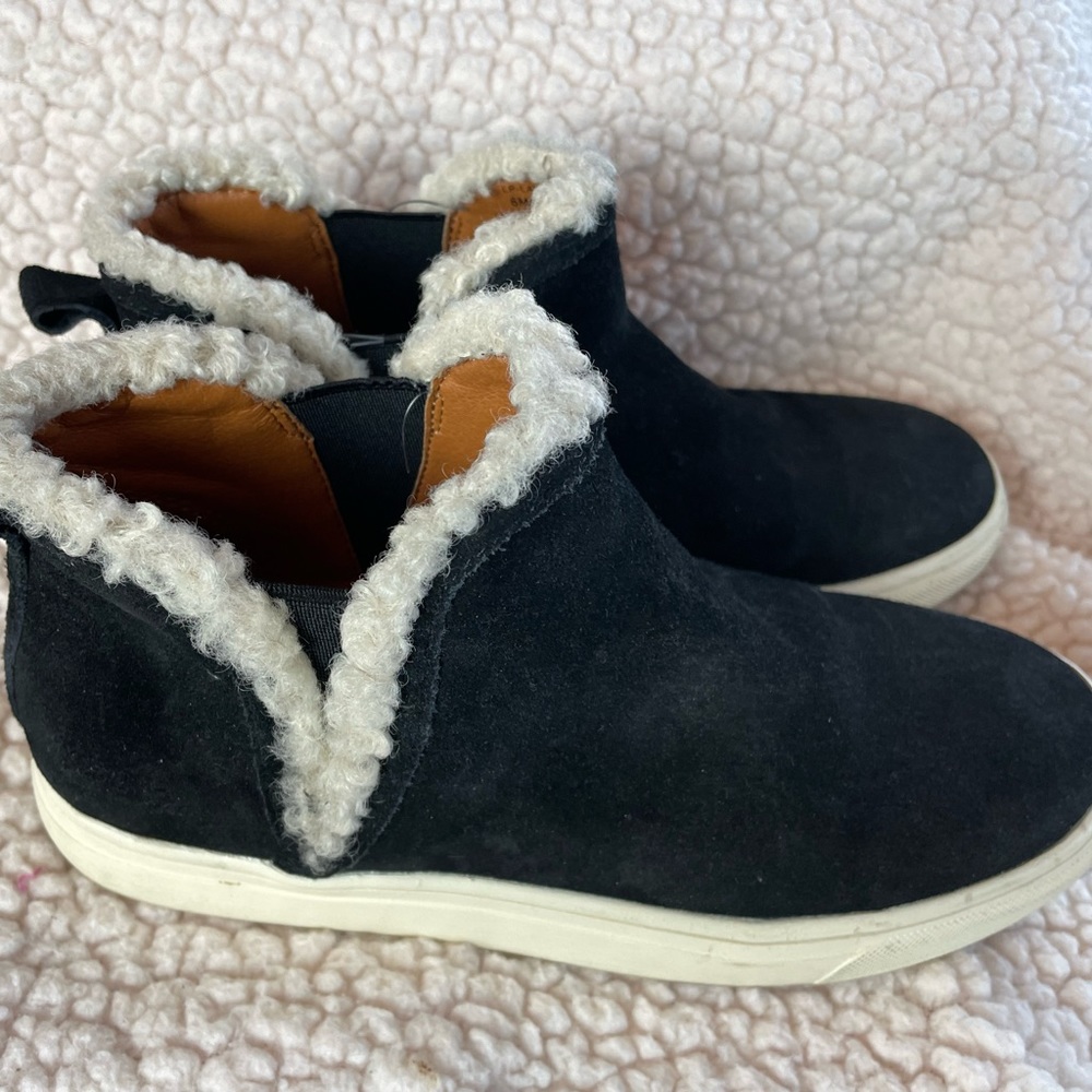 Lucky Laycia black suede boots